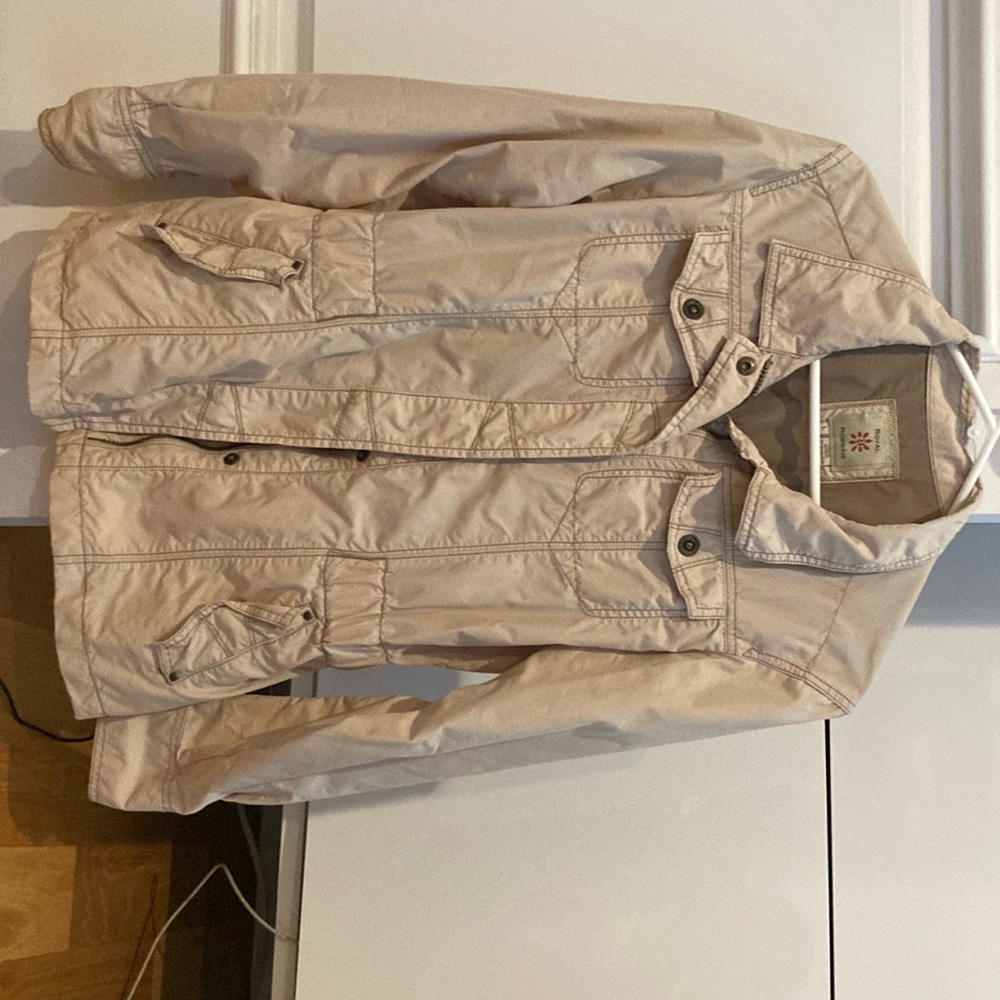 Ladies classic, safari “ish” lightweight jacket